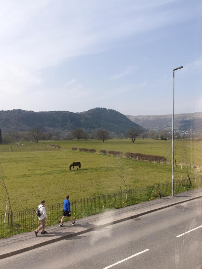 The Meadowsweet Hotel & Self Catering Apartments Llanrwst Exterior photo