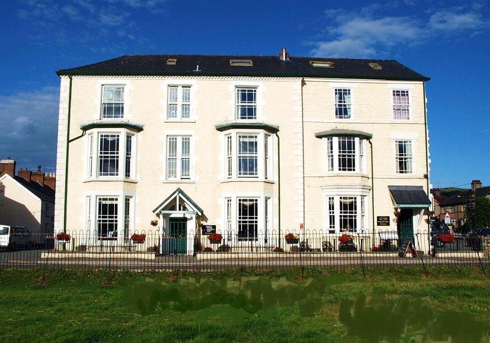 The Meadowsweet Hotel & Self Catering Apartments Llanrwst Exterior photo