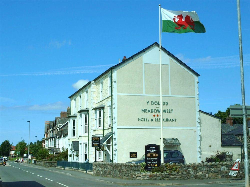 The Meadowsweet Hotel & Self Catering Apartments Llanrwst Exterior photo